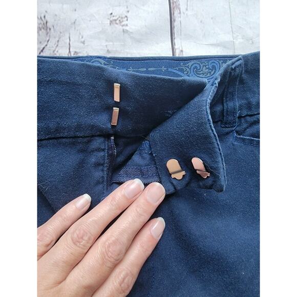 Gloria Vanderbilt Shorts Missy Size 12 Women's Bermuda Pockets Navy - Picture 6 of 9